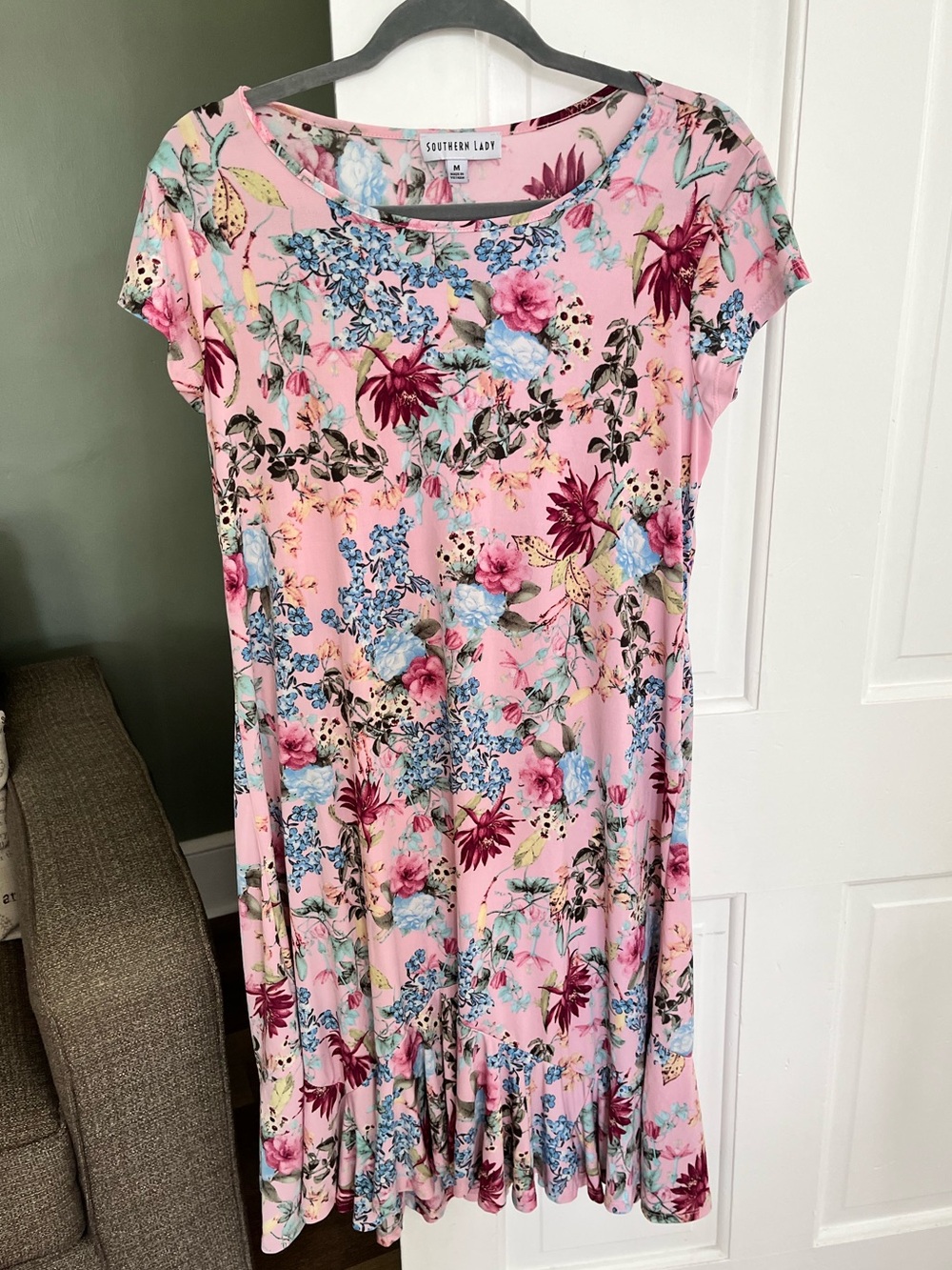 Southern Lady size M short sleeve floral dress